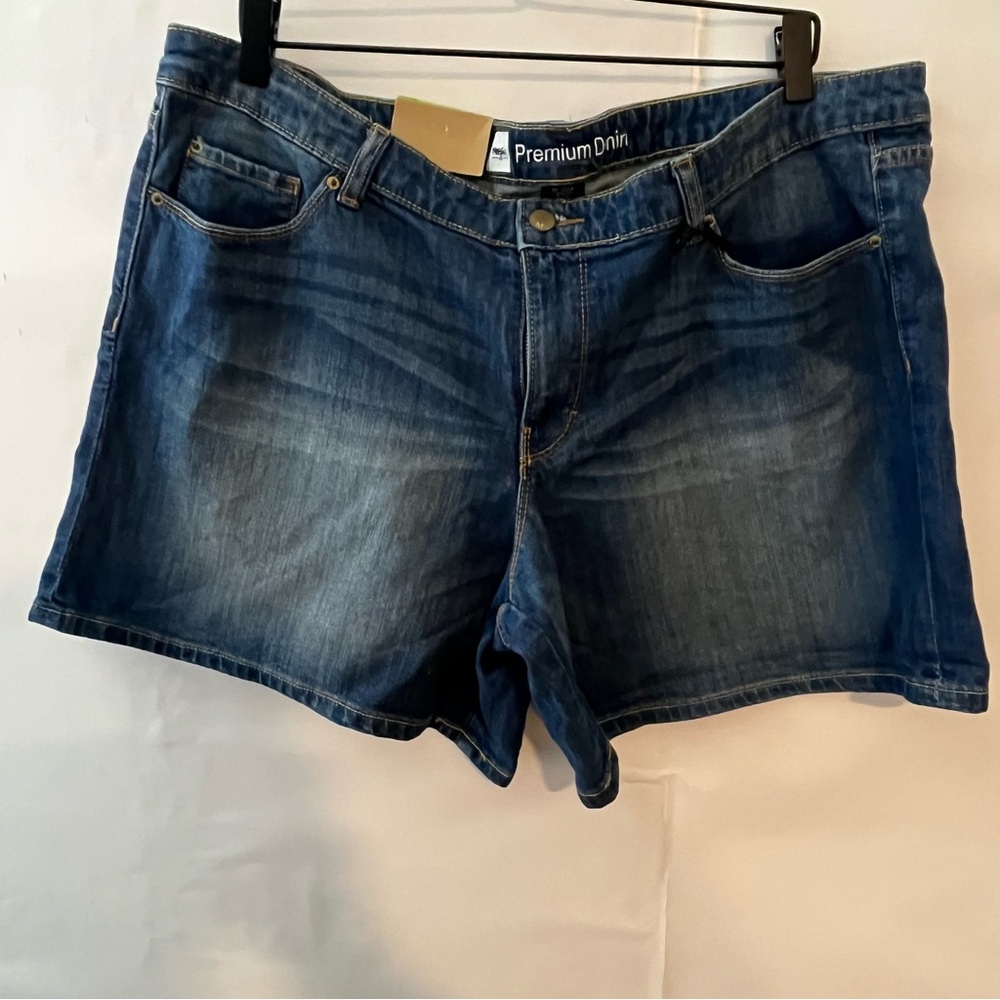 Mossimo Supply Co Women’s Blue Jean Shorts with Contrast Stitching Size 18 Fit 3